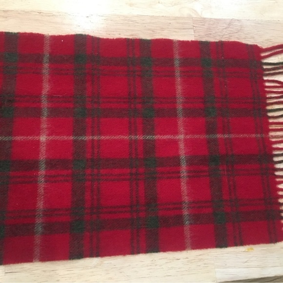 Classic green red plaid Irish lambs wool scarf made in Ireland by John Hanley - Picture 9 of 9